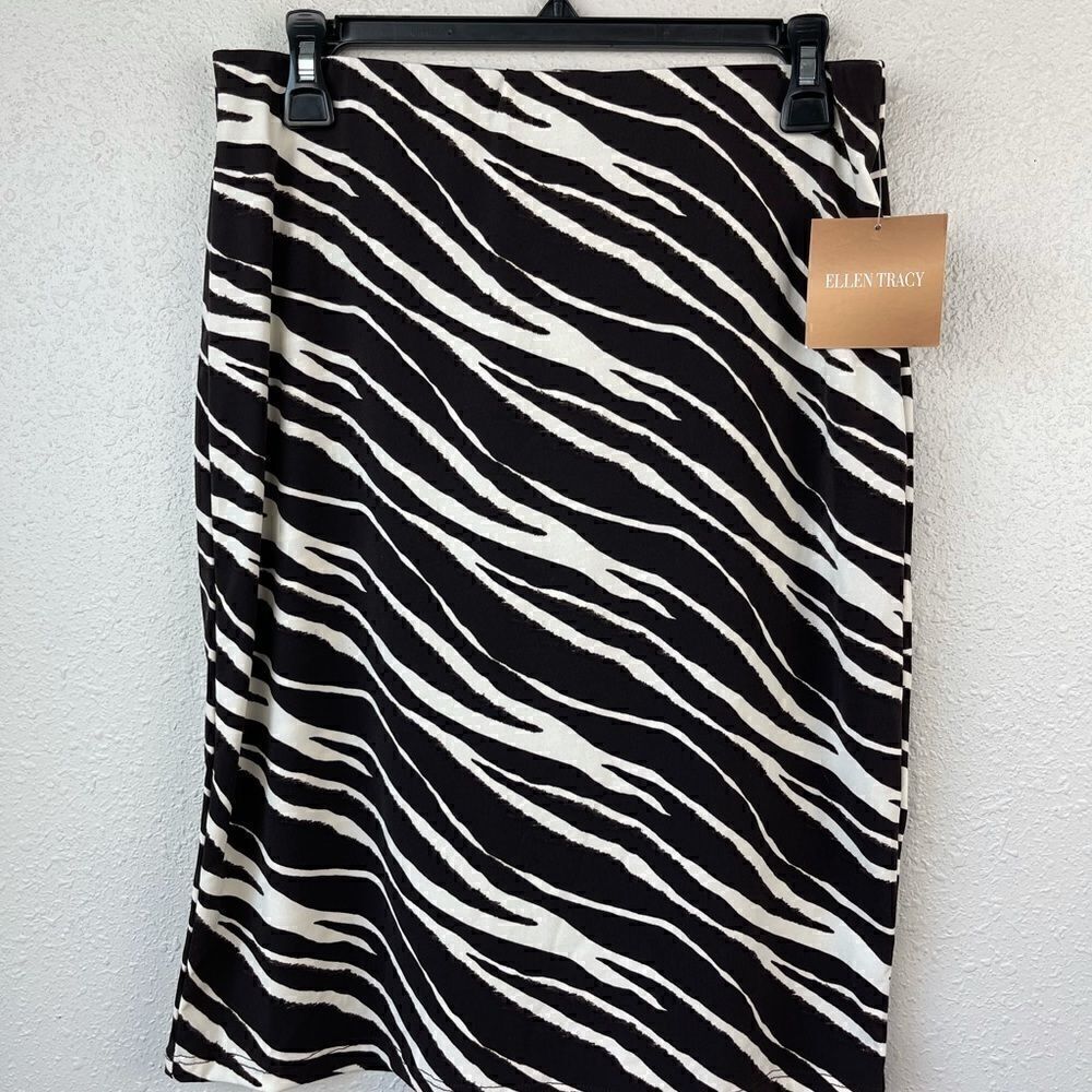 NWT Ellen Tracy Women’s Skirt Size Small